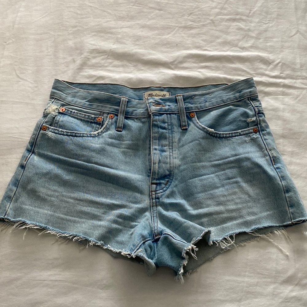 Madewell relaxed denim shorts - size 28